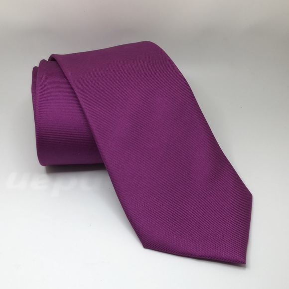 Bijoux Terner Purple Silk Tie. Purple is powerful, especially in men’s attire. - Picture 3 of 9
